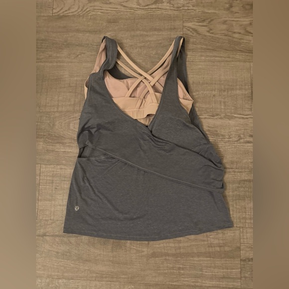Lululemon Gray Criss Cross Tank Top and built in Beige Sports Bra Size 6 - Picture 3 of 12